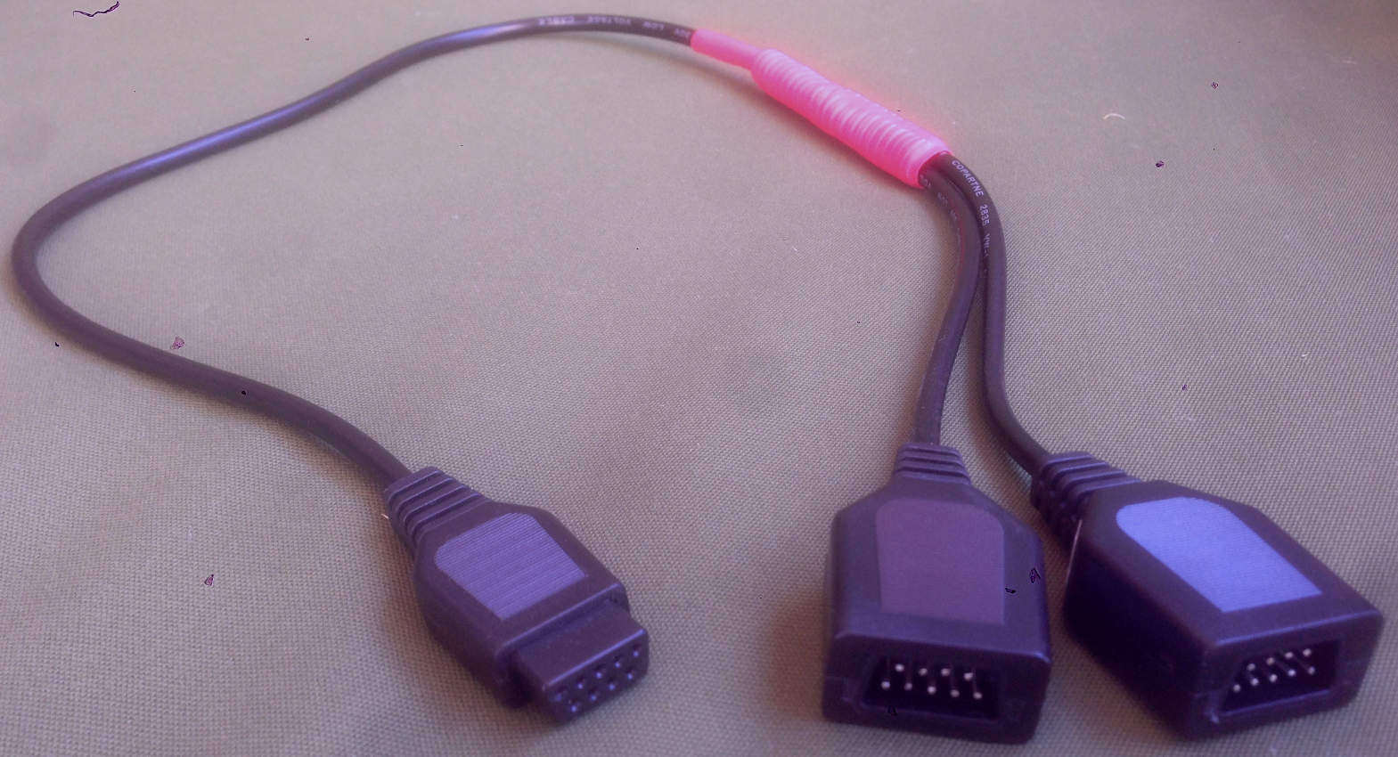 Colecovision_Y-adapter.jpg